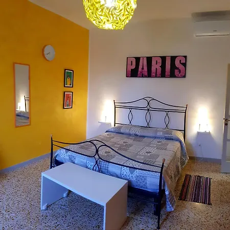 La Casina Di Isola Apartment *
